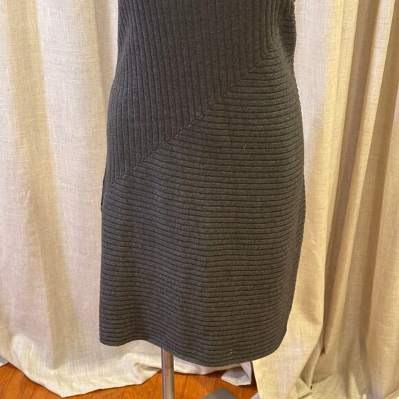 Athleta Grey Knit Sleeveless Sweater Dress sz M Ananada Dress - Picture 11 of 12